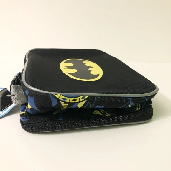 Batman Lunch Bag and  The Return of the Joker Mystery of the Batwoman DVD - Picture 16 of 16